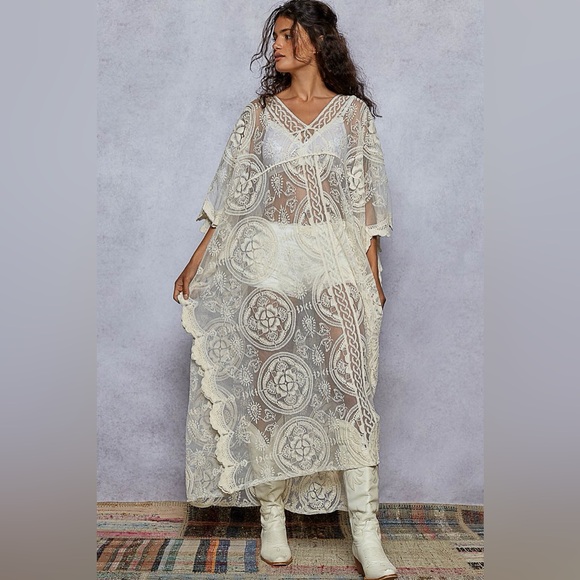 POL Lace Embroidered Beach Cover Up Kaftan